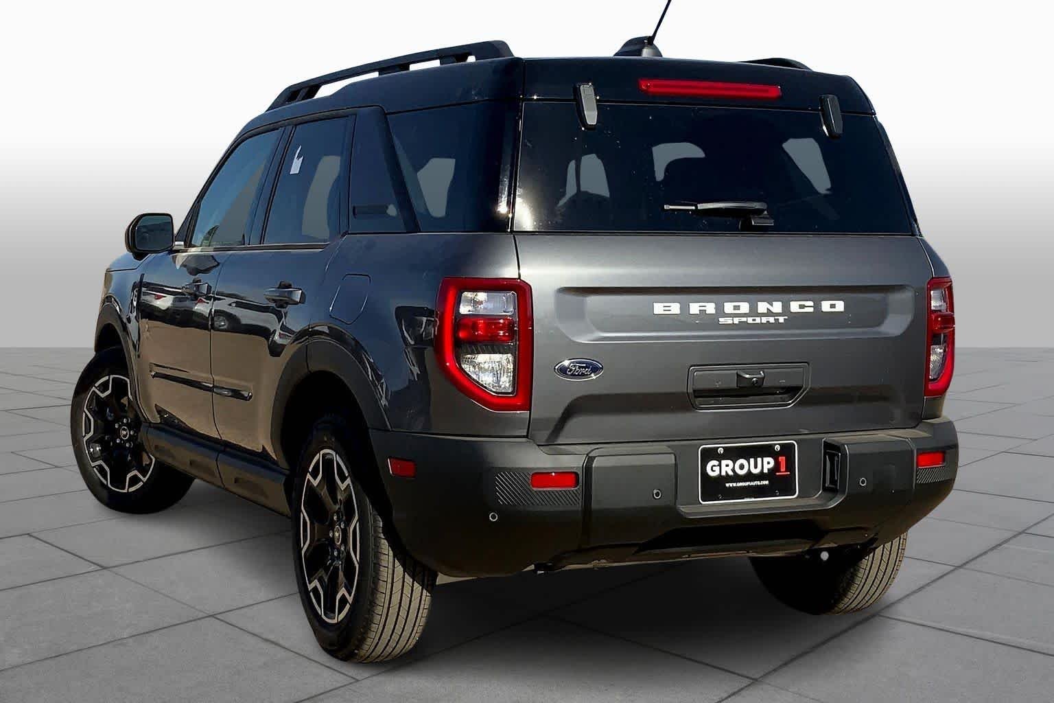 New 2025 Carbonized Gray Metallic Ford Outer Banks® image 12