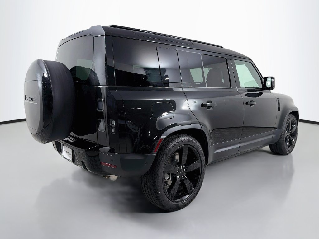 New 2026 Santorini Black Land Rover S image 5