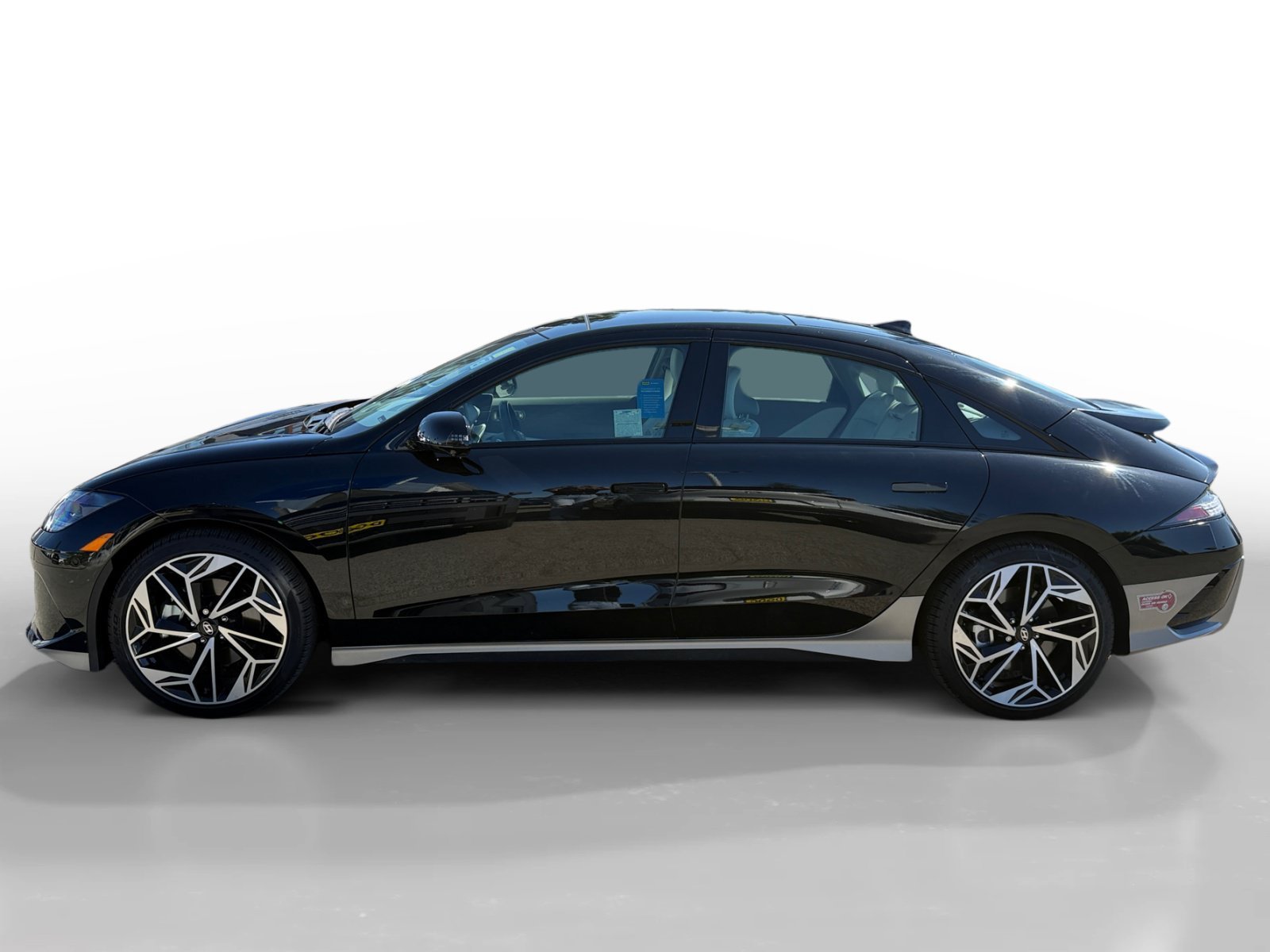 Used 2023 Onyx Black Hyundai Limited image 2