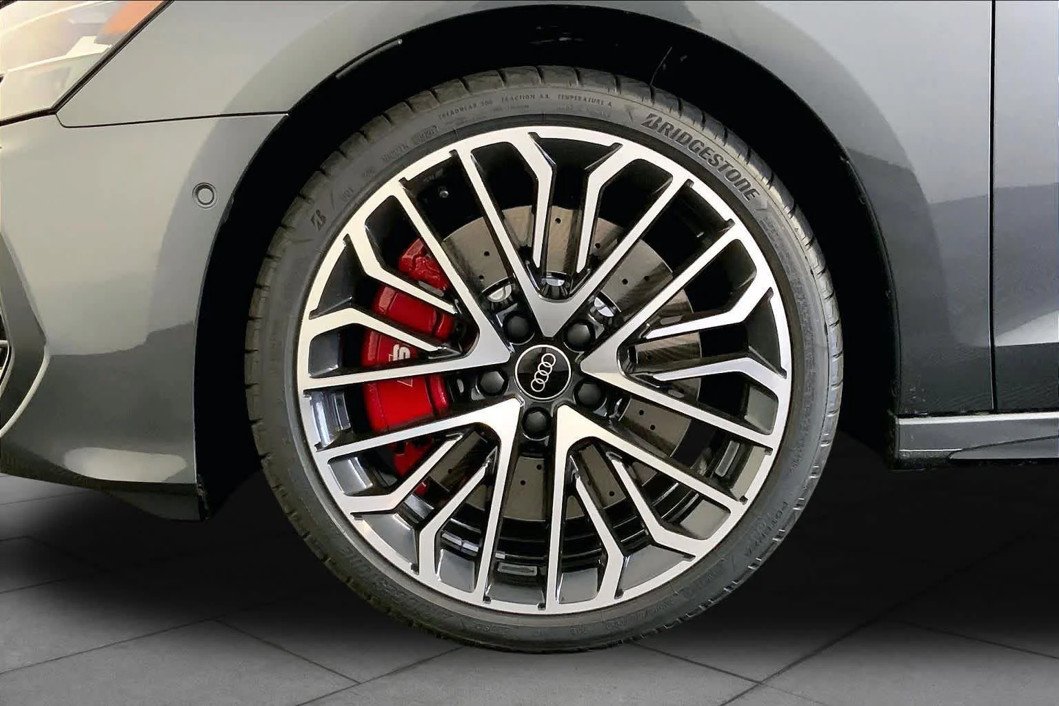 New 2026 Daytona Gray pe Audi  image 12