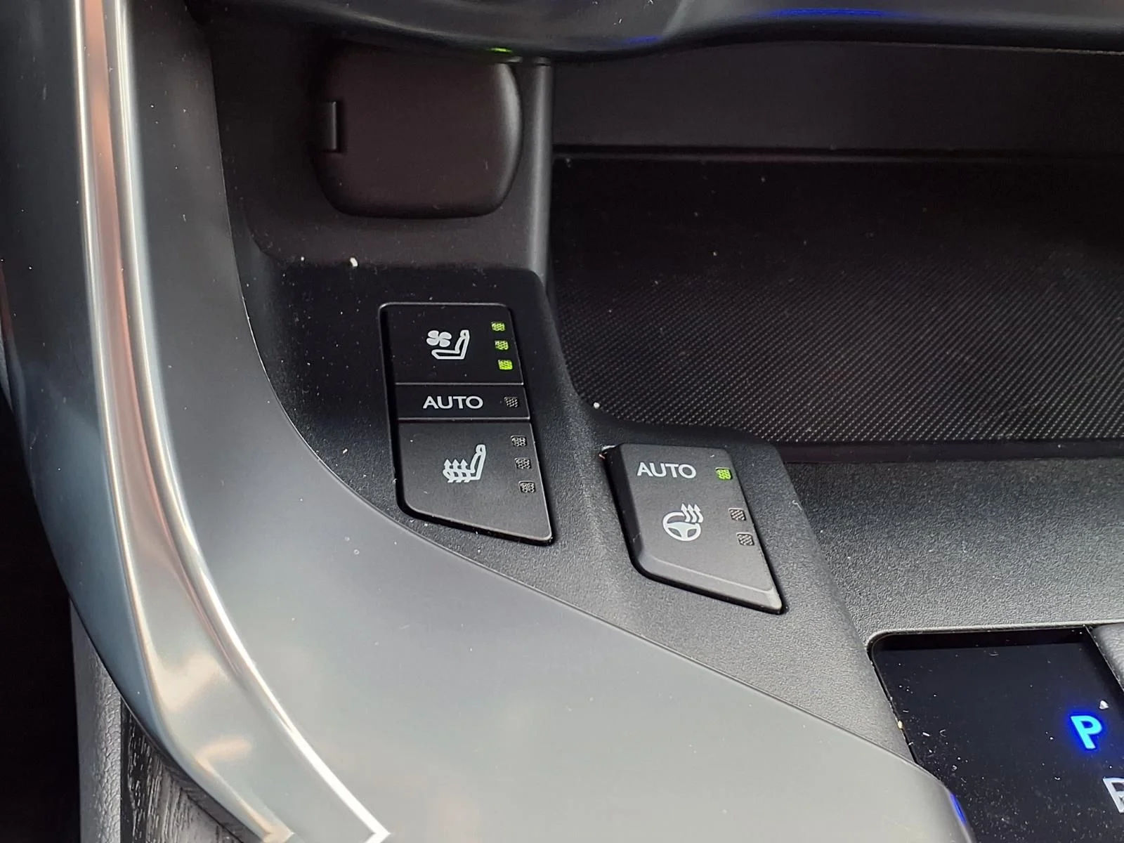 Used 2024 Gray Lexus 600 Luxury image 22