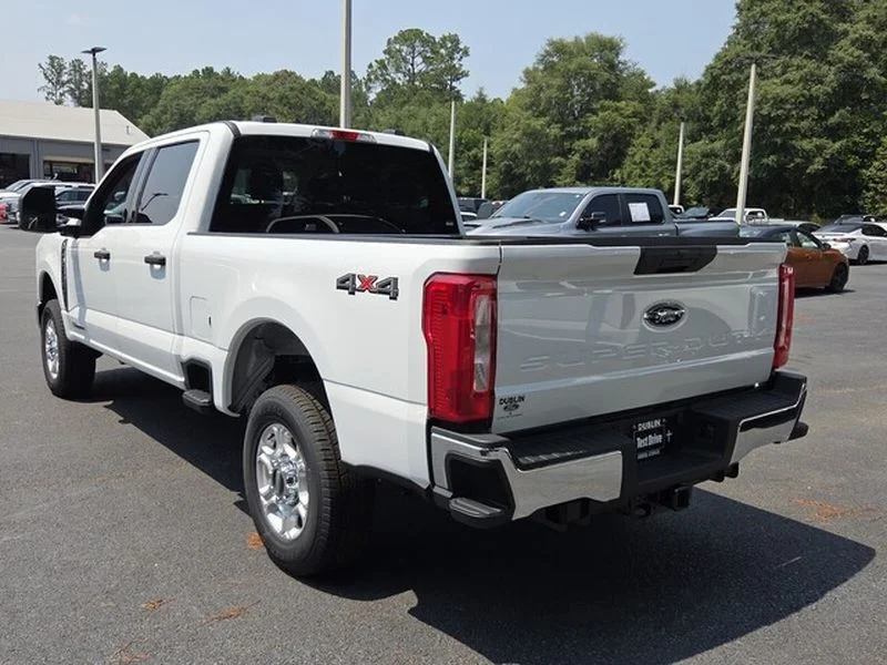 New 2026 Oxford White Ford F-250® XLT image 12