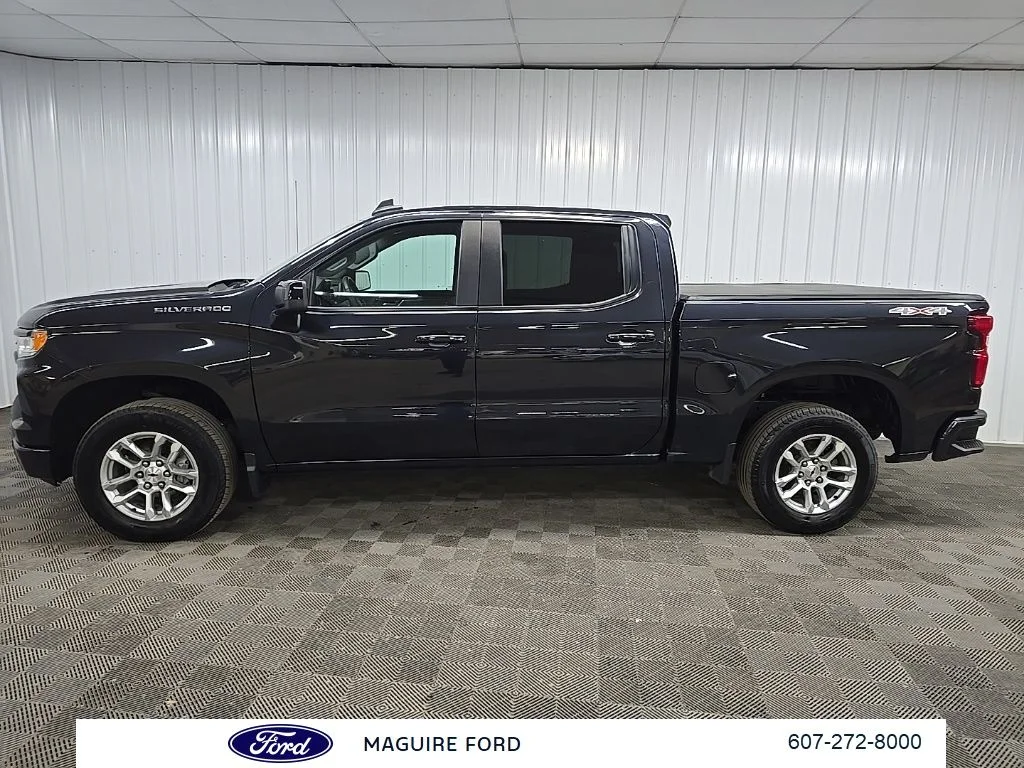 Used 2023 Gray Chevrolet RST image 6