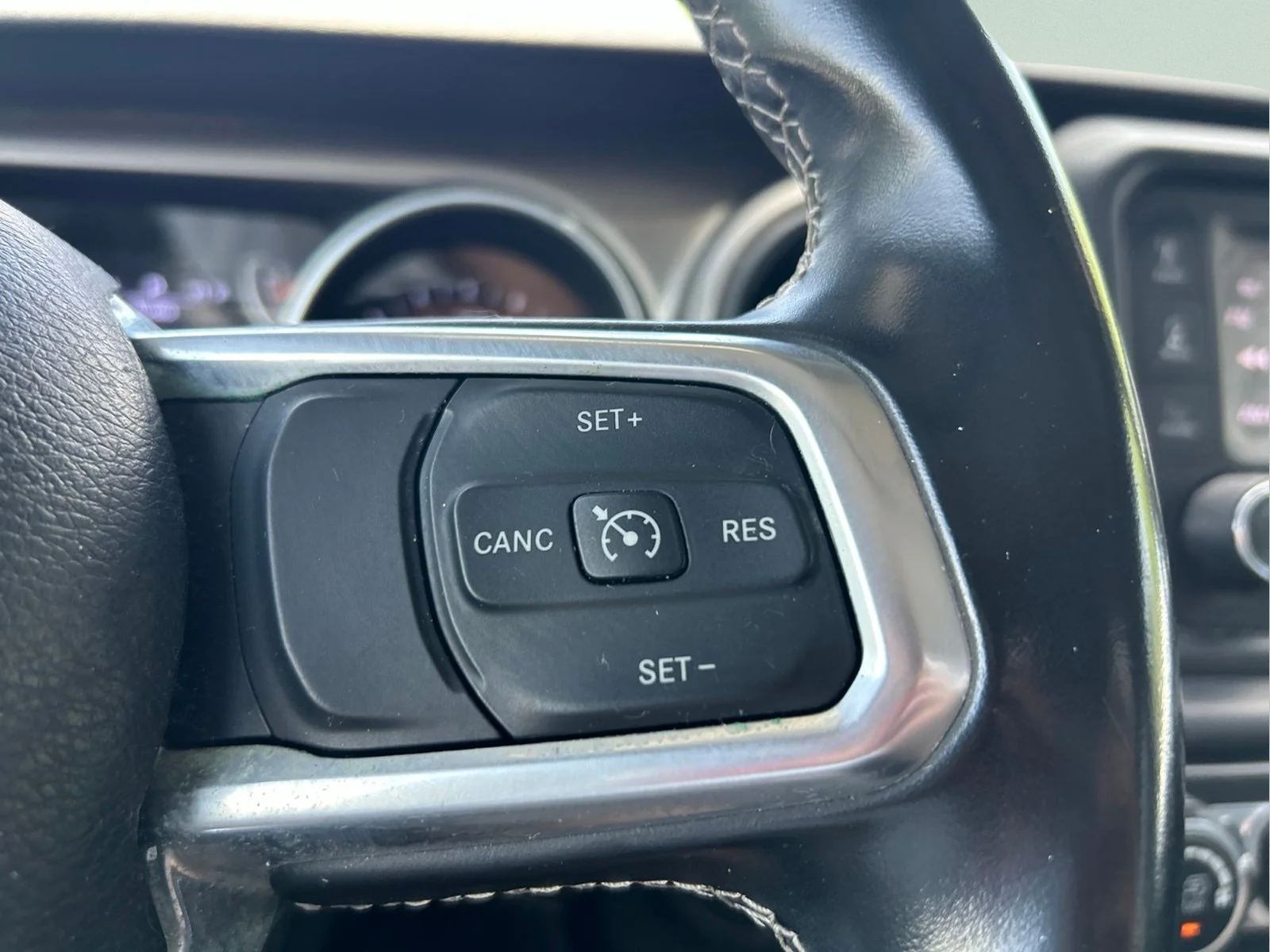 Used 2020 Bright White Clearcoat Jeep Sport image 15