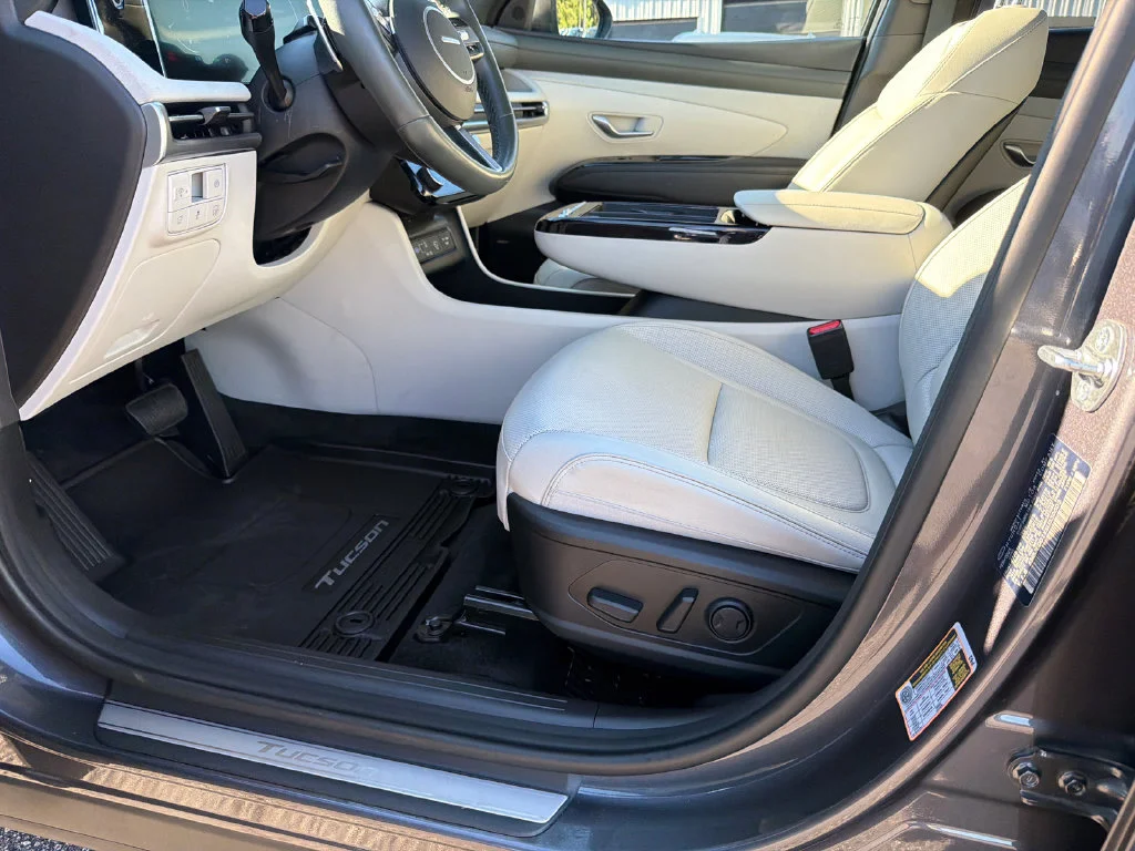 Used 2025 Gray Hyundai Limited image 9