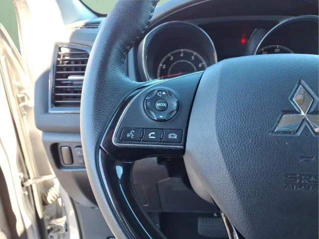 Used 2025 Black Mitsubishi 2.0 ES image 22