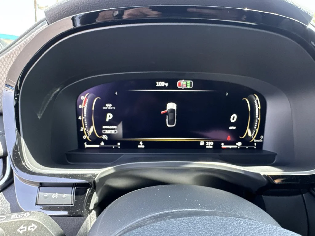 New 2027 RADIANT WHITE INFINITI Luxe AWD image 11