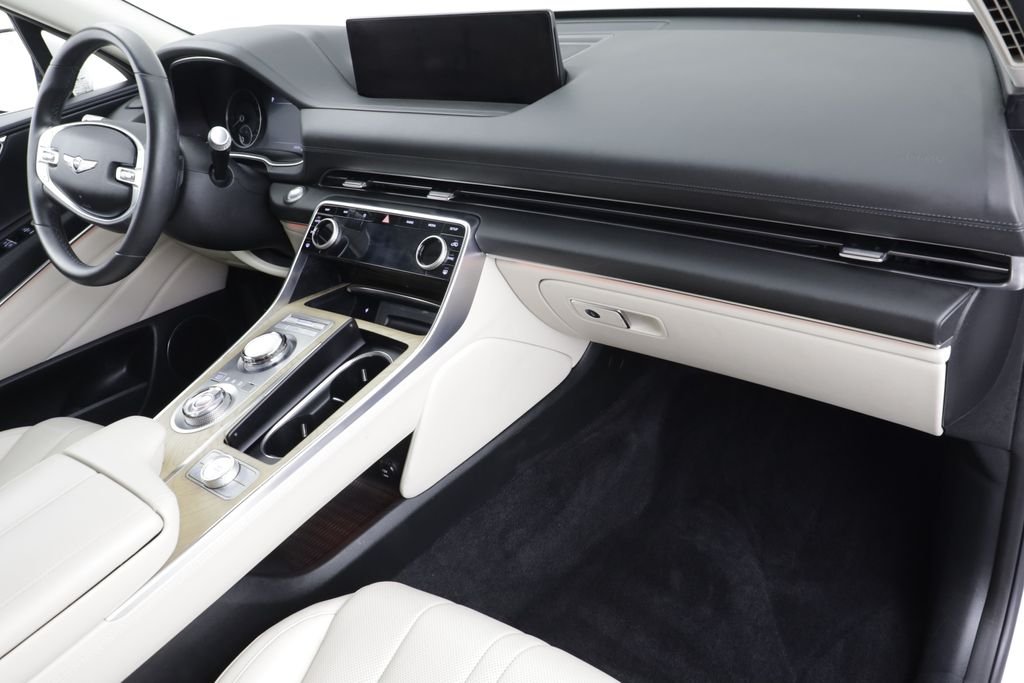 Used 2024 White Genesis 2.5T image 21