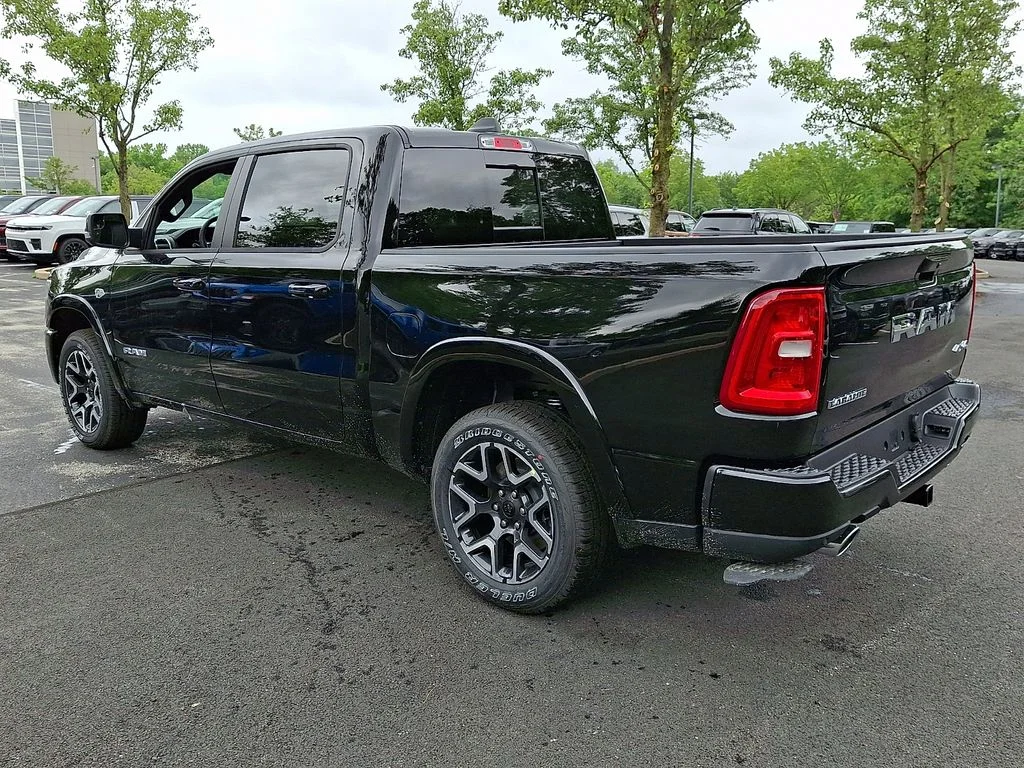 New 2026 Diamond Black Crystal Pearl-Coat Exterior Paint RAM Laramie image 3