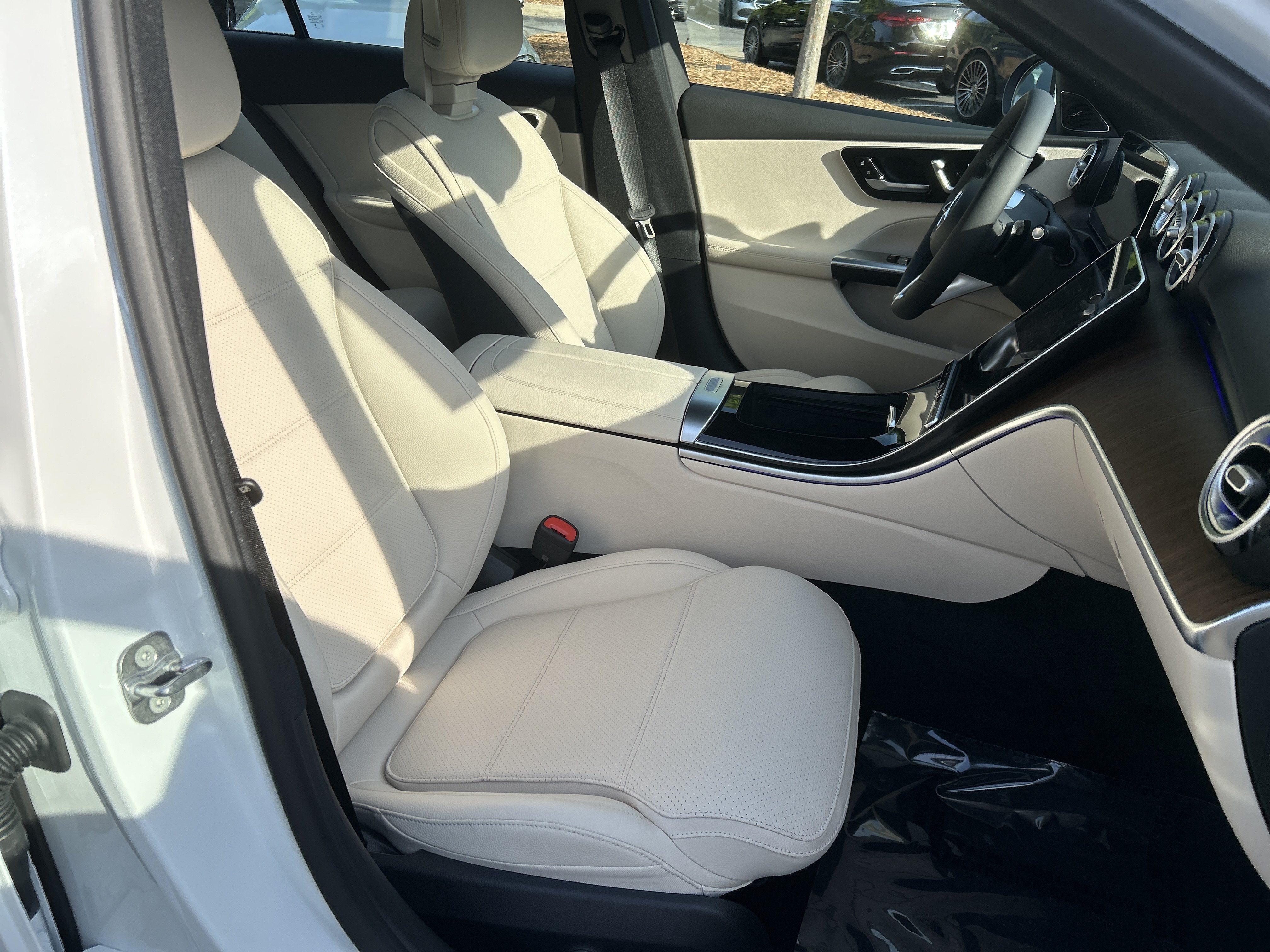 New 2026 MANUFAKTUR Moonlight White Metallic Mercedes-Benz C 300 Sedan image 44