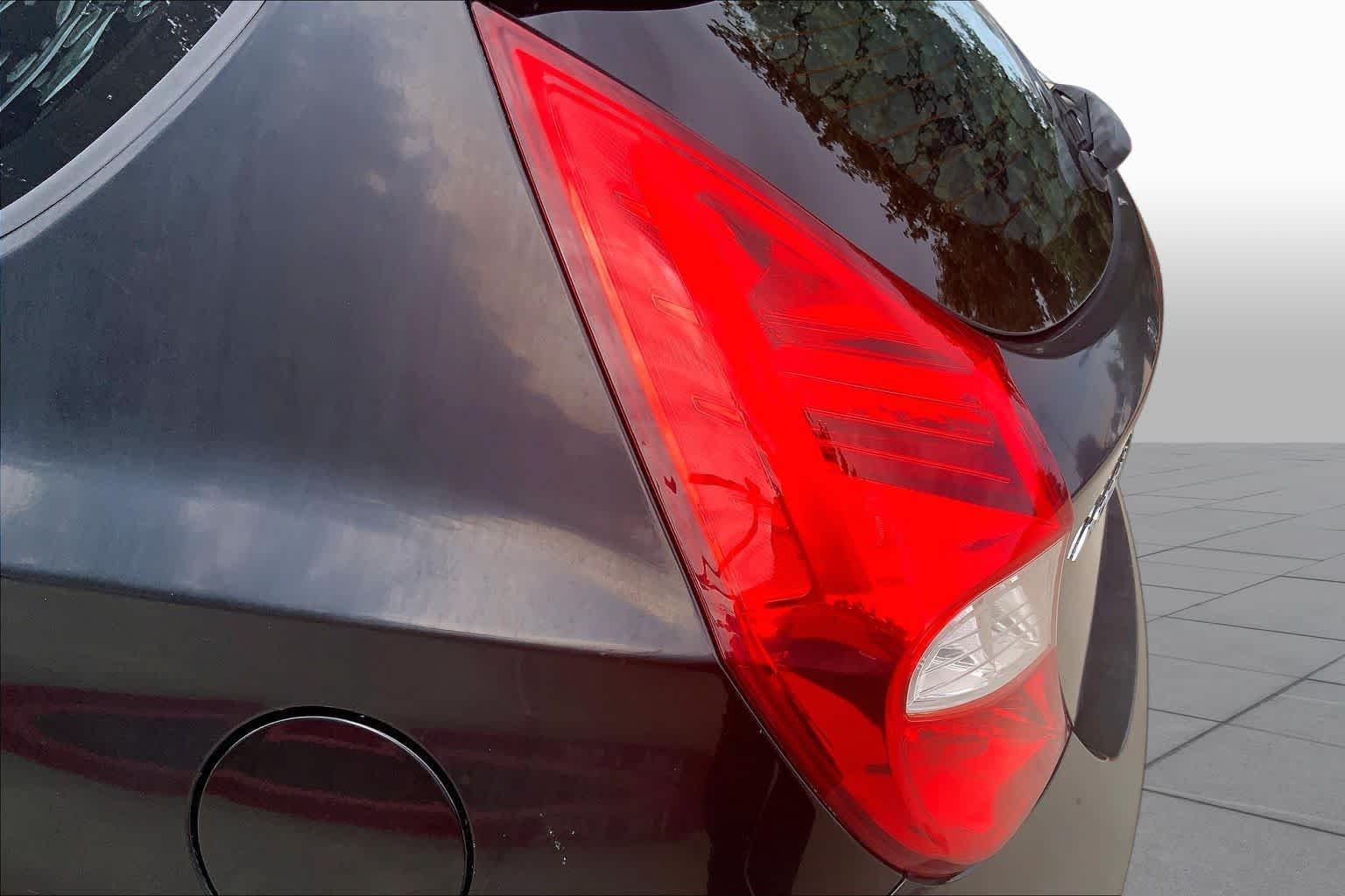 Used 2015 Ultra Black Pearl Hyundai Sport image 28