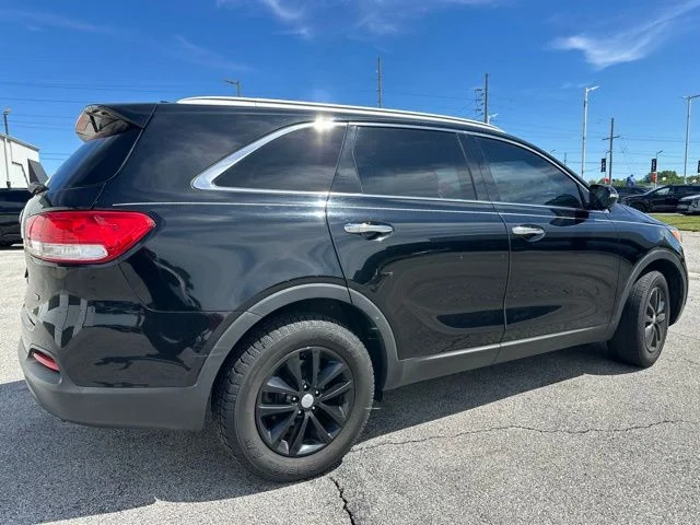 Used 2016 Black Kia LX image 4