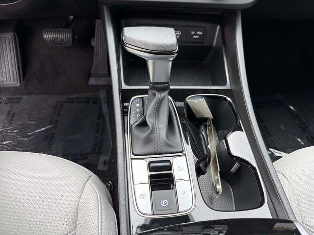 New 2027 Green Hyundai SE FWD image 27