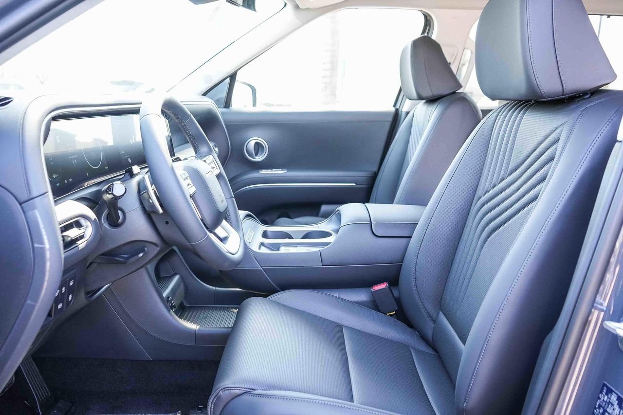 New 2026 Gray Hyundai SEL Premium image 18