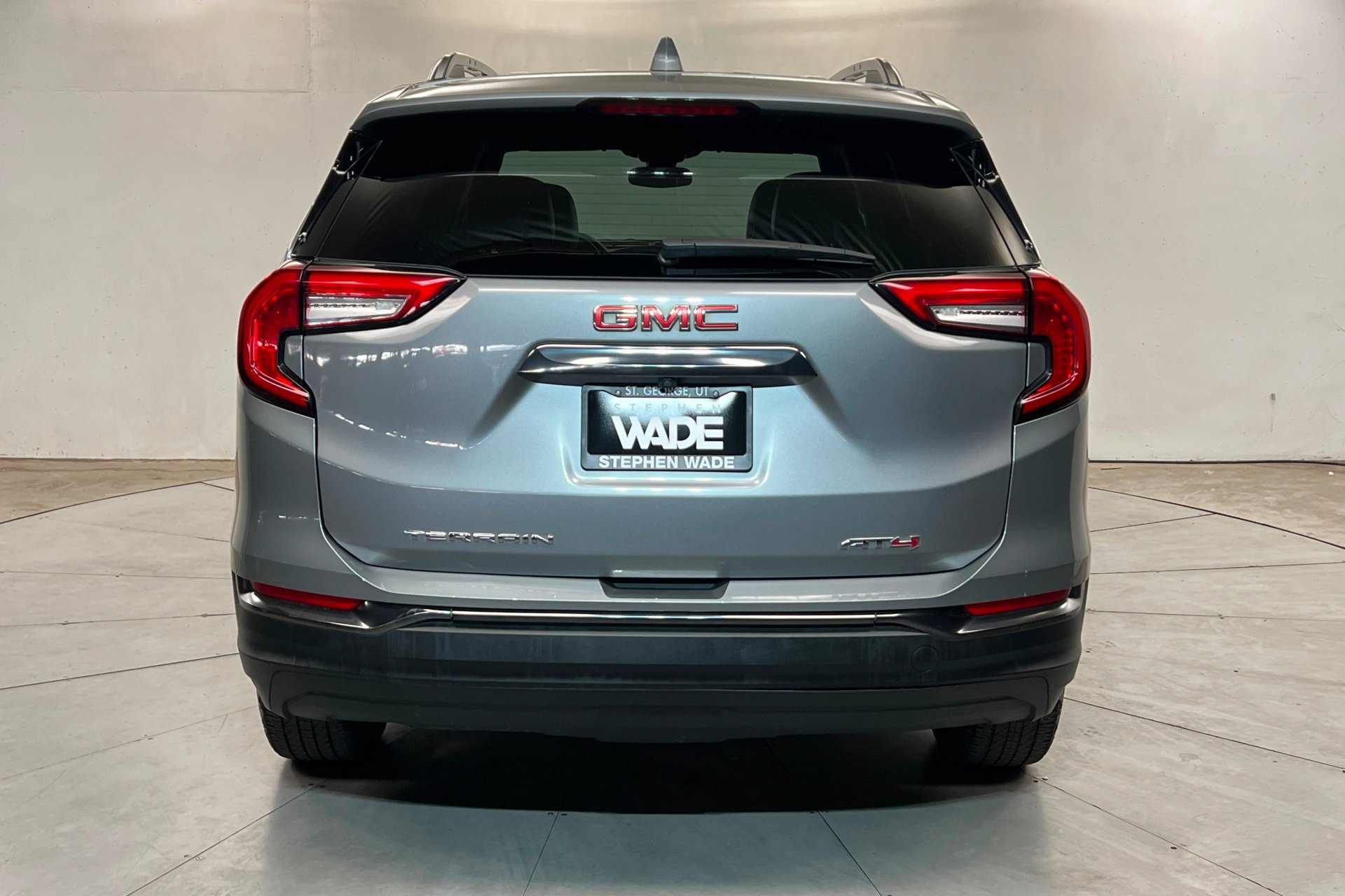 Used 2023 Sterling Metallic GMC AT4 image 5