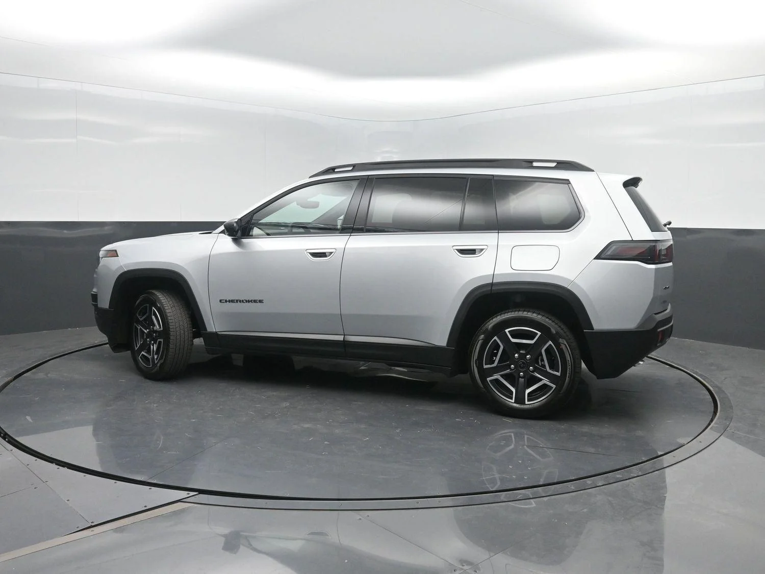 New 2026 Silver Zynith Clear-Coat Exterior Paint Jeep Laredo image 41