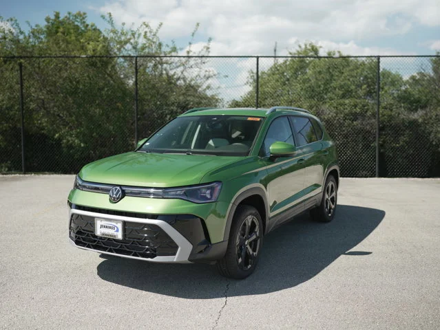 2025 Volkswagen Taos SEL - Photo 4