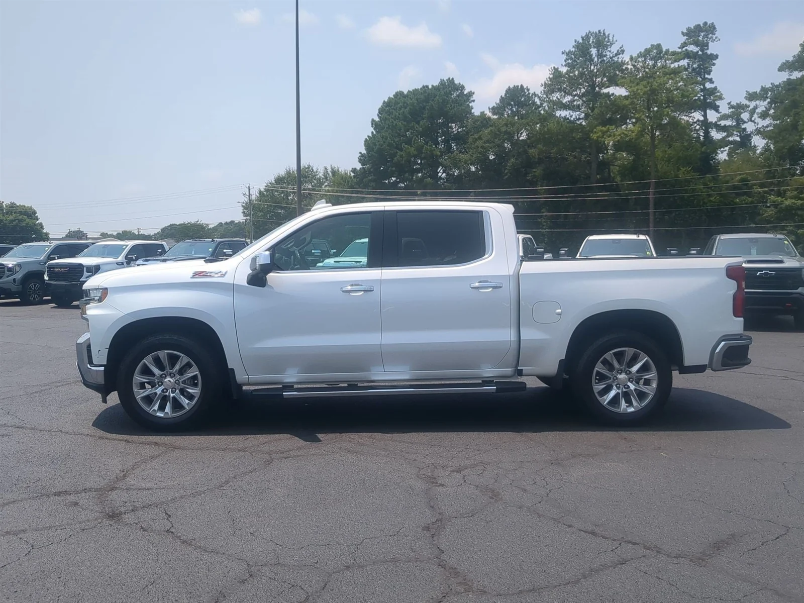 Used 2022 Iridescent Pearl Tricoat Chevrolet LTZ image 5