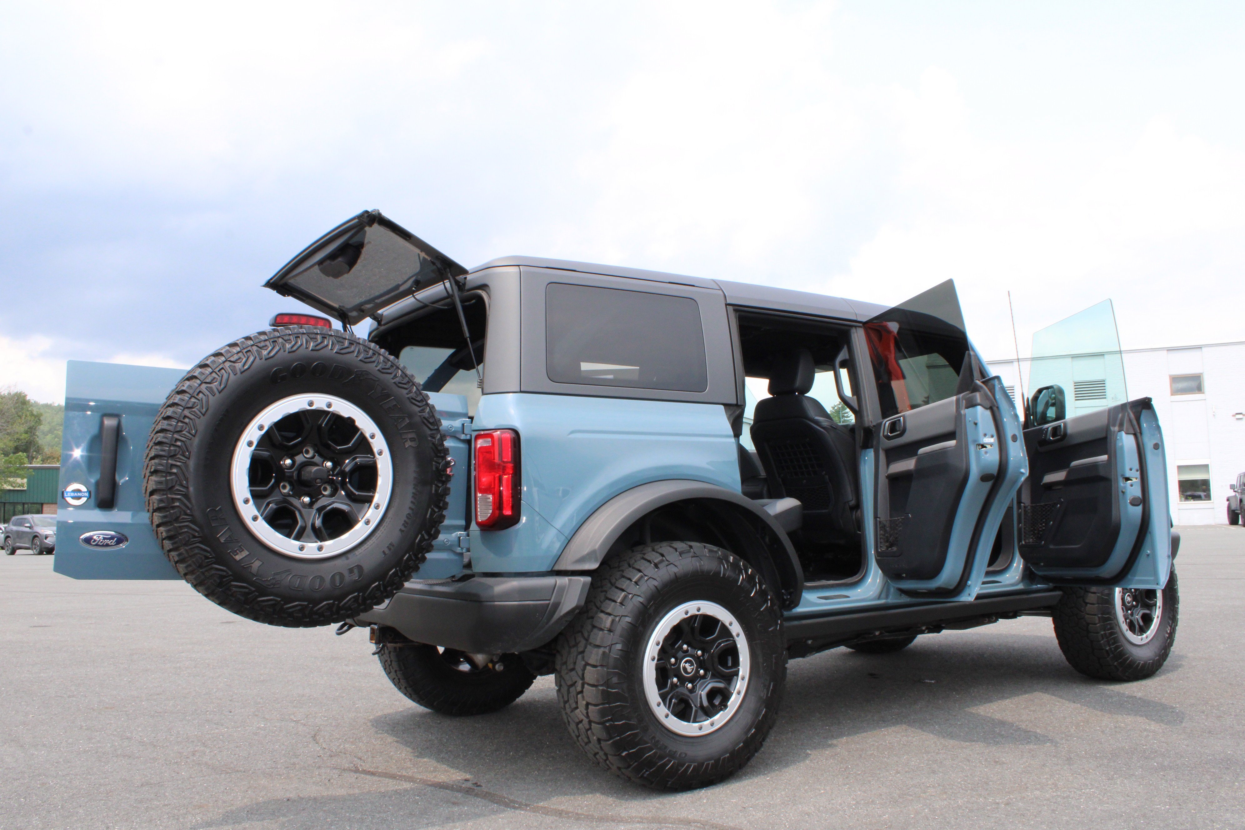Used 2023 Blue Ford  image 18