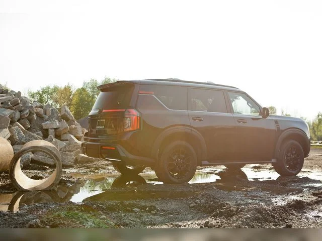 2025 Nissan Armada PRO-4X - Photo 11