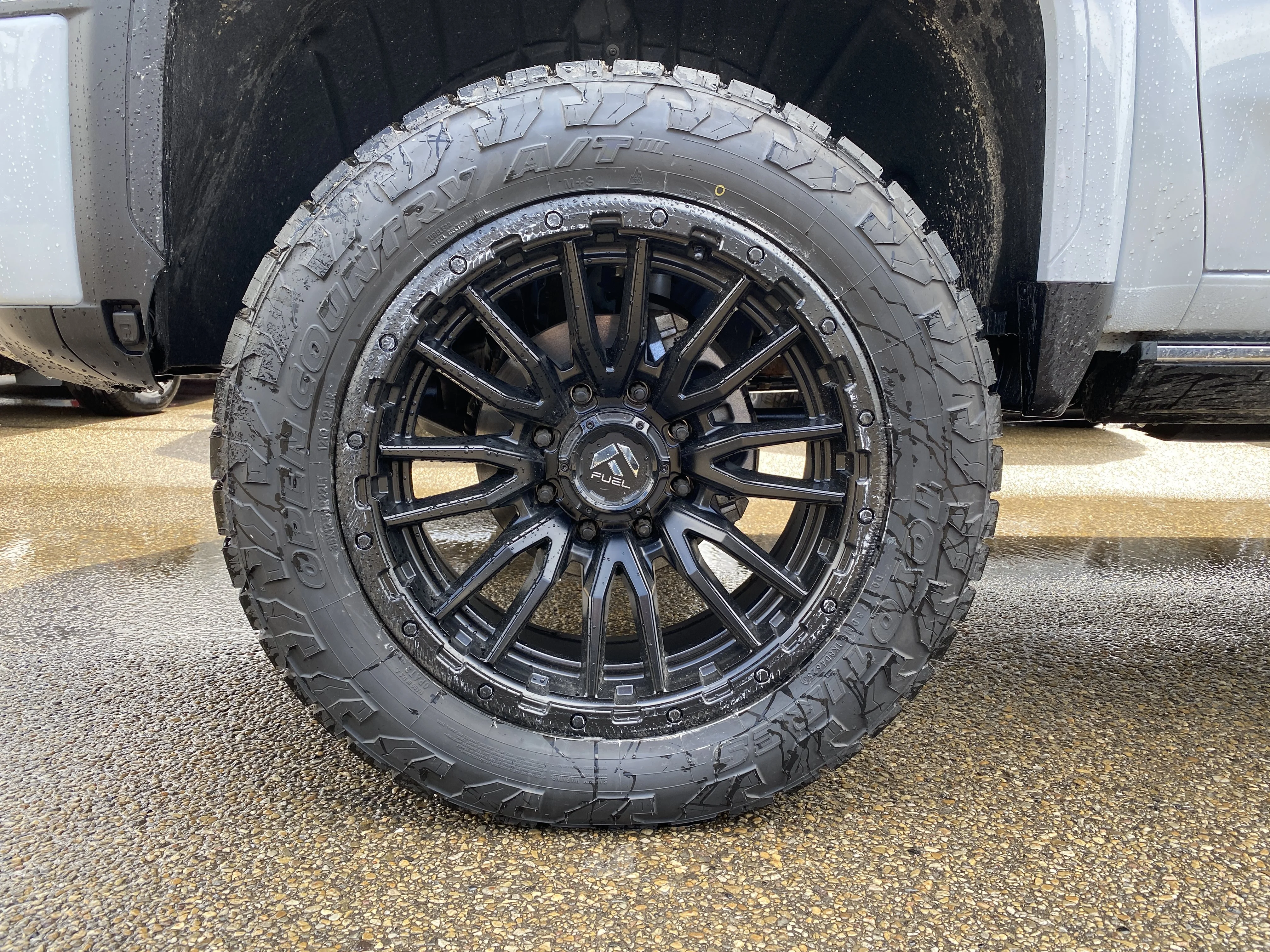 New 2026 GLACIER WHITE TRICOAT GMC Denali Ultimate image 12