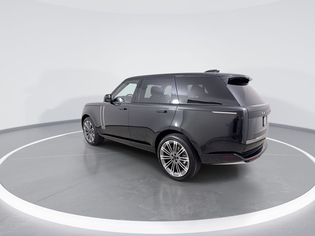 New 2026 SANTORN BLK MET Land Rover SE image 6