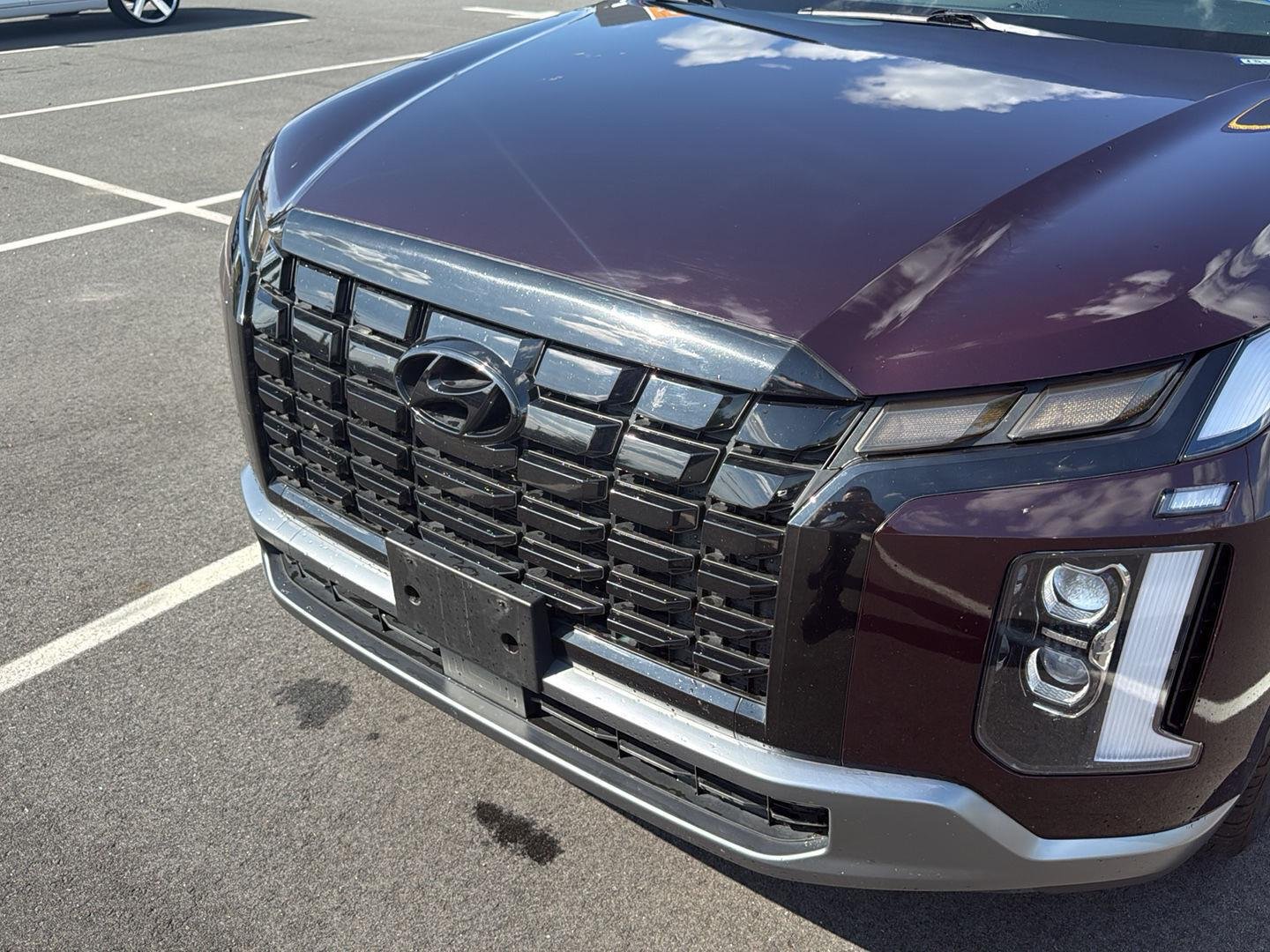 Used 2024 Sierra Burgundy Hyundai SEL 7P image 14