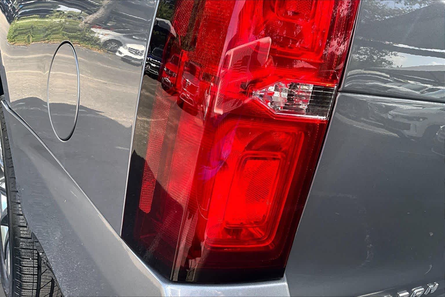 Used 2018 Satin Steel Metallic Chevrolet Premier image 28