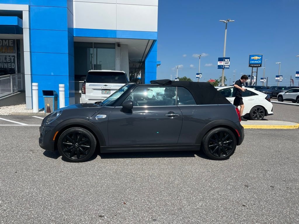 Used 2019 Gray MINI Signature image 3