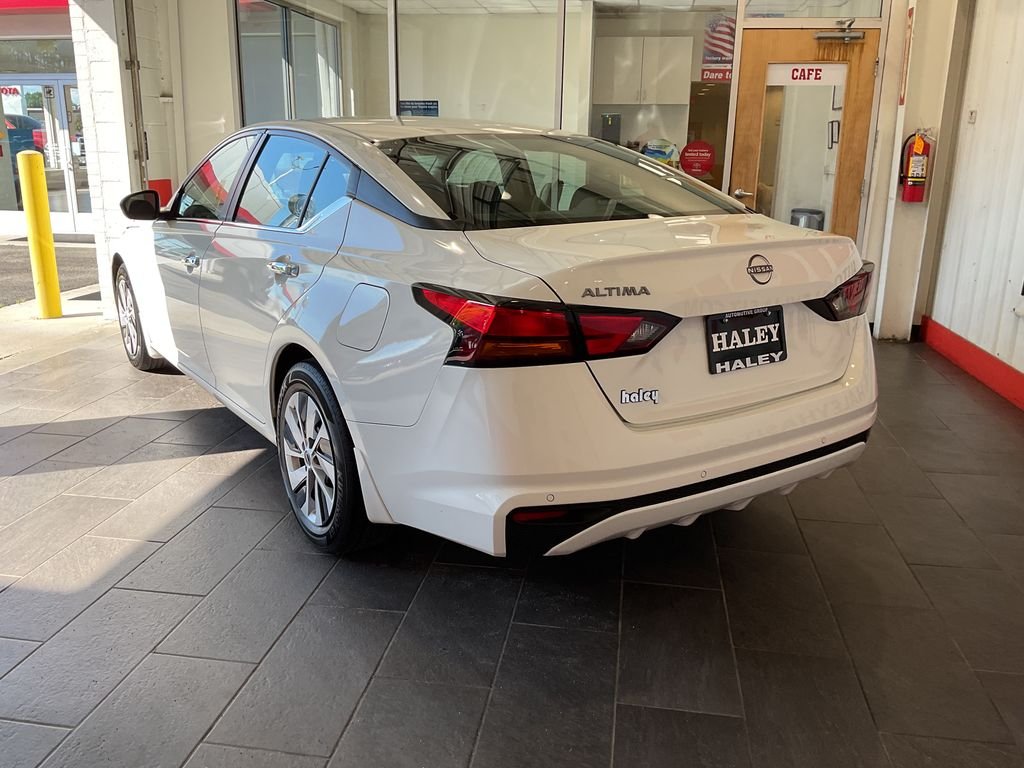 Used 2024 White Nissan 2.5 S image 6