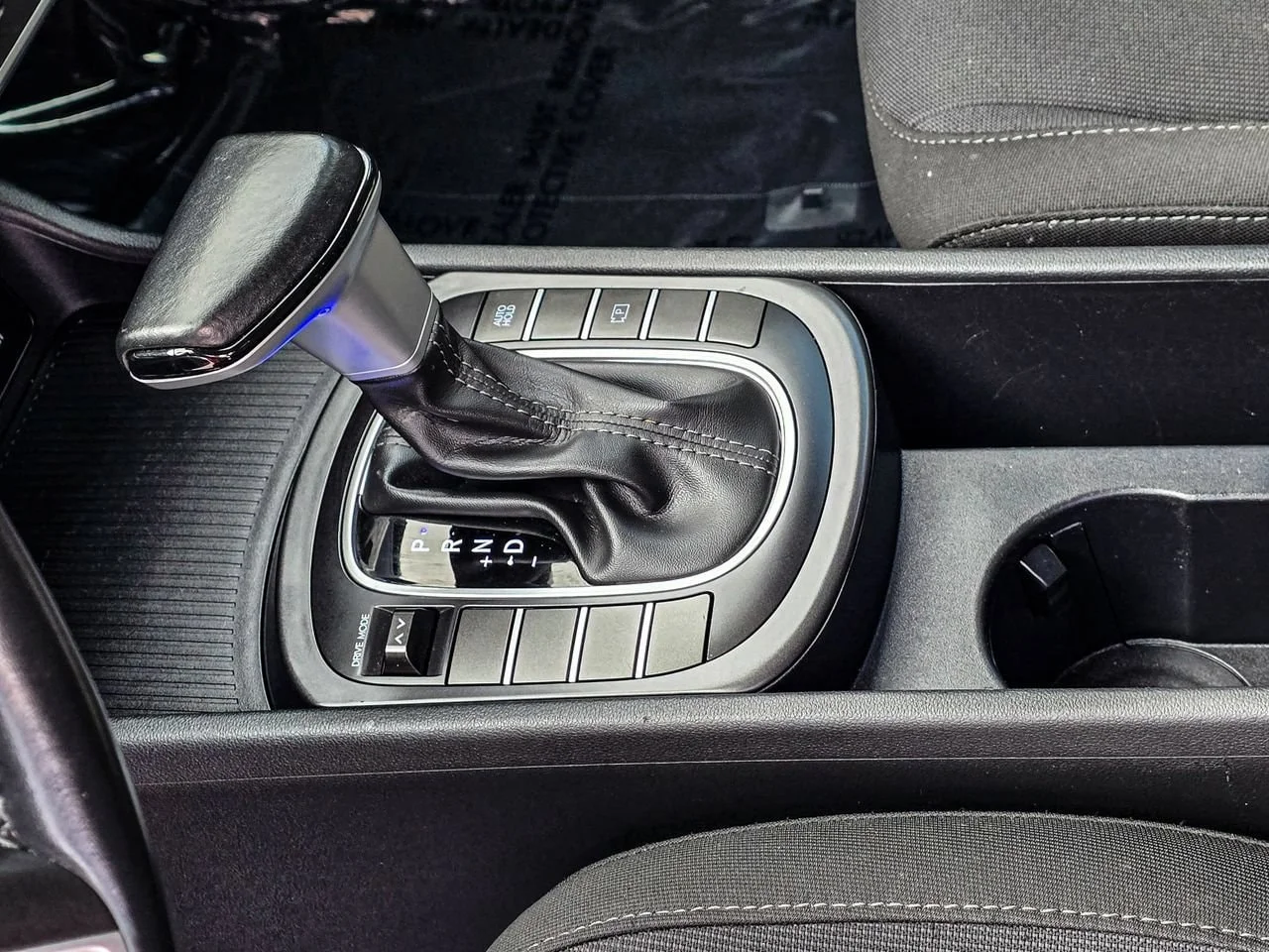 Used 2025  Hyundai SEL image 18