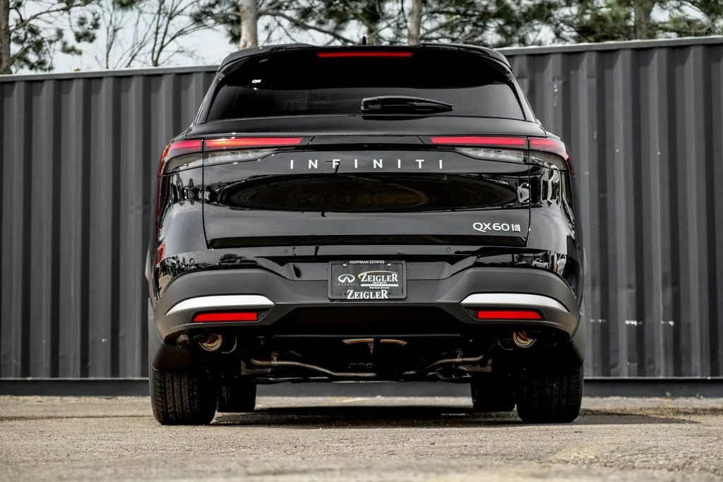 New 2027 MINERAL BLACK INFINITI Luxe AWD image 8