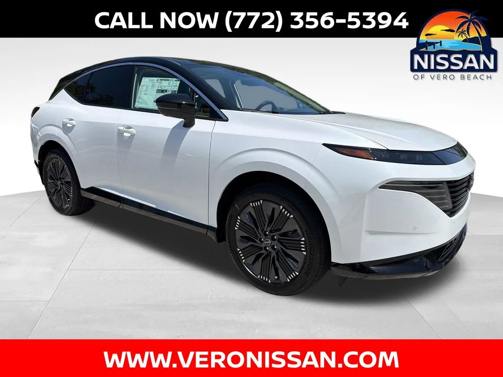 New 2026 Everest White Pearl TriCoat / Super Black Two-tone Nissan Platinum image 1