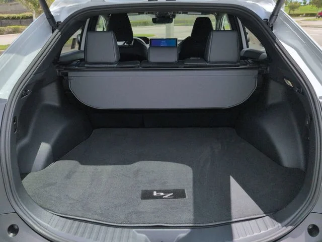 New 2026 Wind Chill Pearl Toyota XLE image 13
