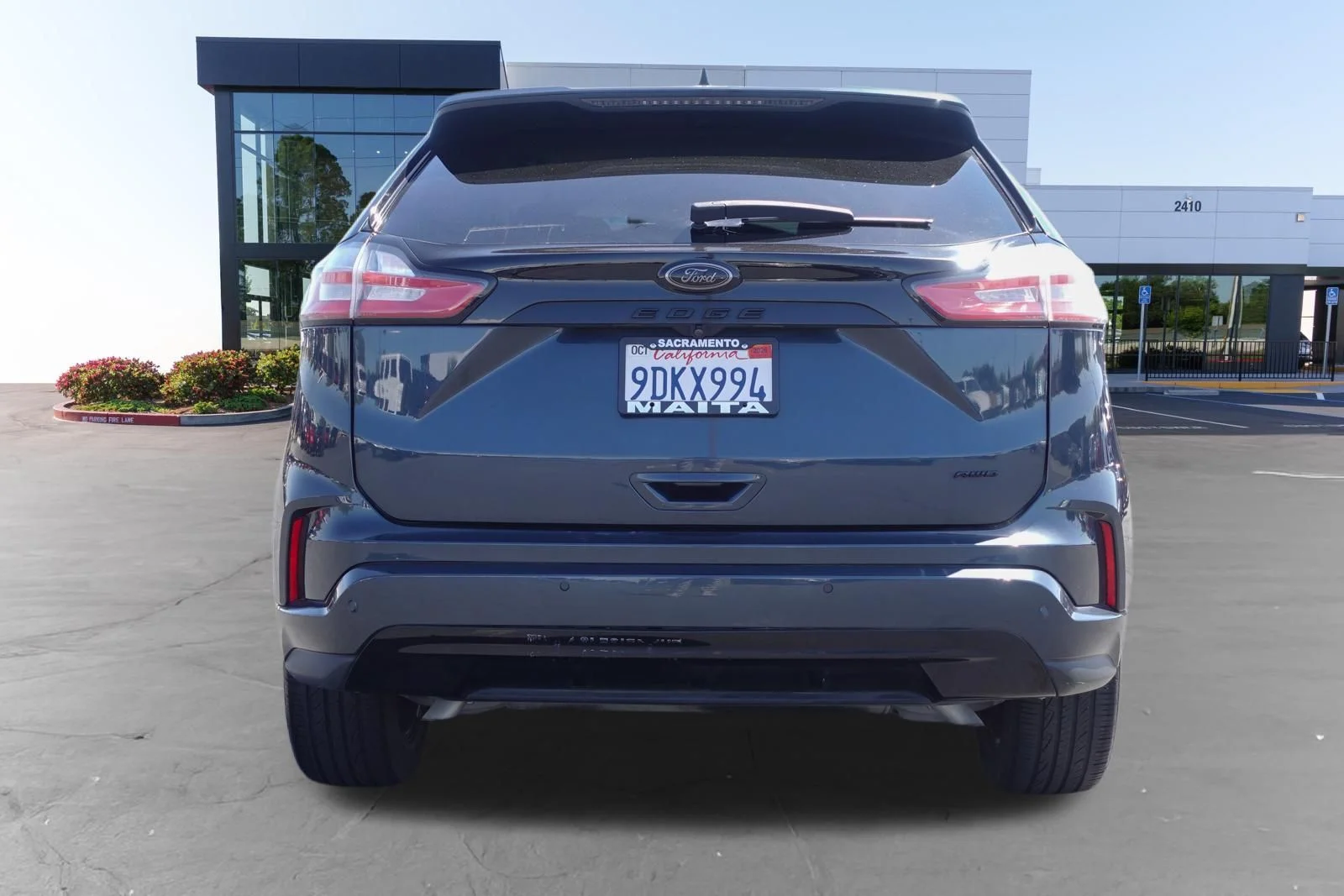 Used 2022 Blue Metallic Ford SE image 4