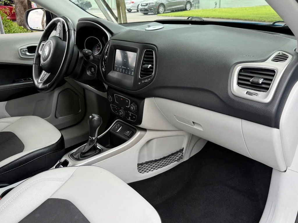 Certified Used 2019 Blue Jeep Latitude image 40