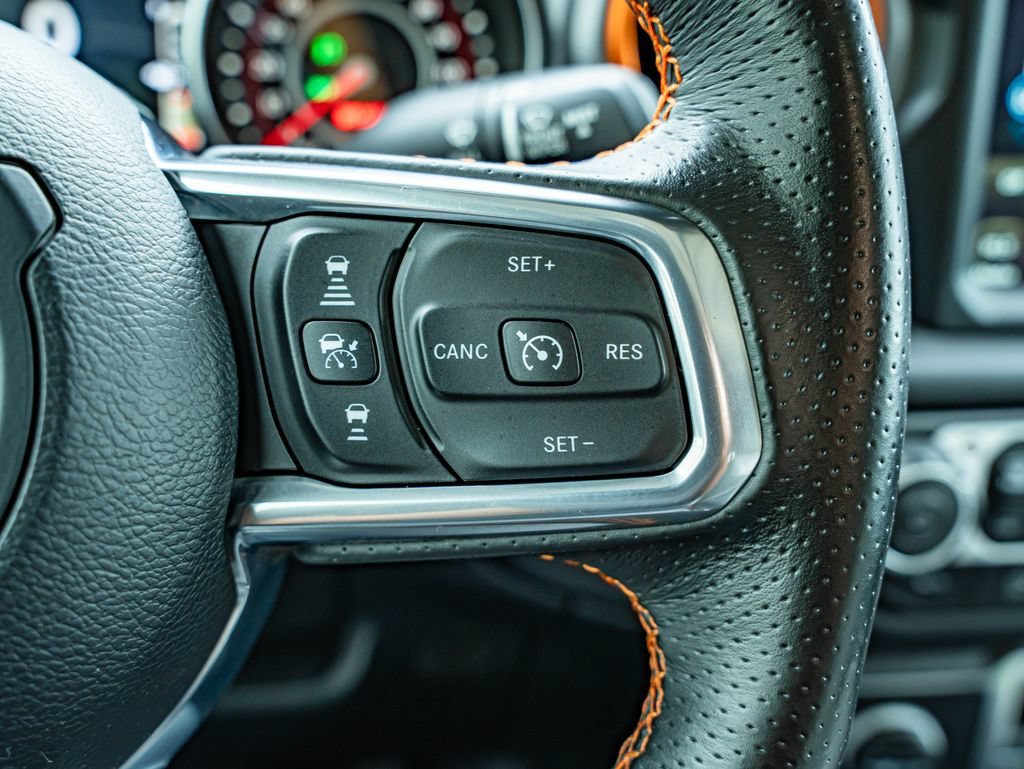 Used 2021 Black Clearcoat Jeep Mojave image 19