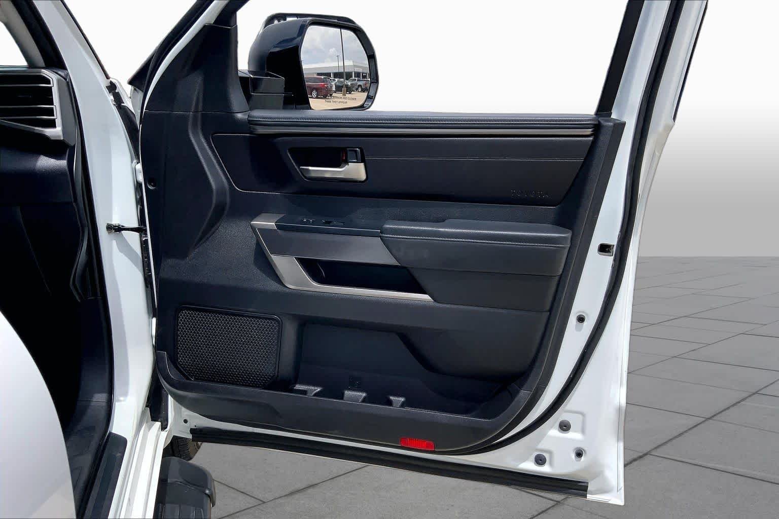 Used 2023 Ice Cap Toyota SR5 image 22