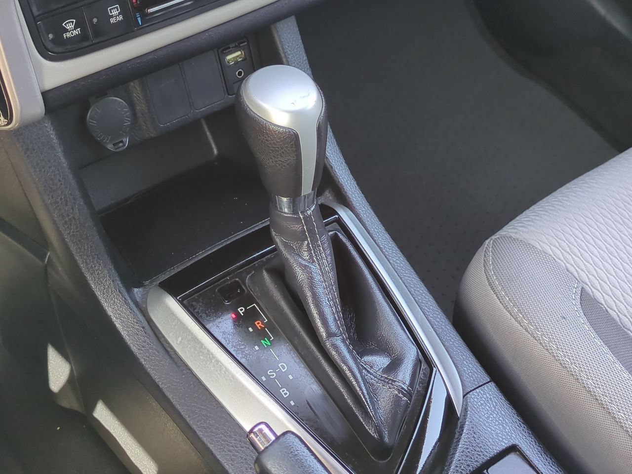 Used 2018 Black Toyota L image 15
