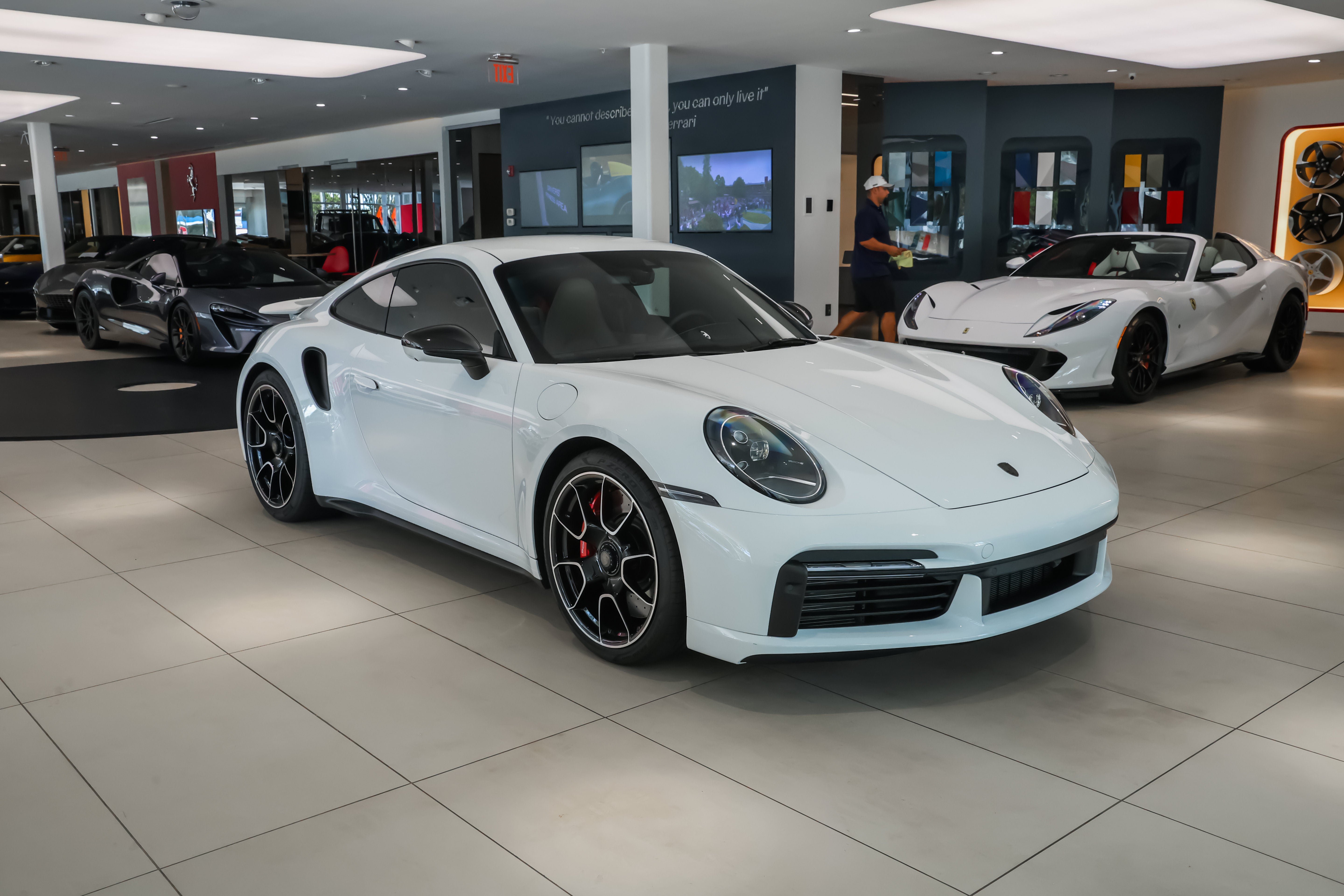 2025 Porsche 911 Turbo - Photo 7