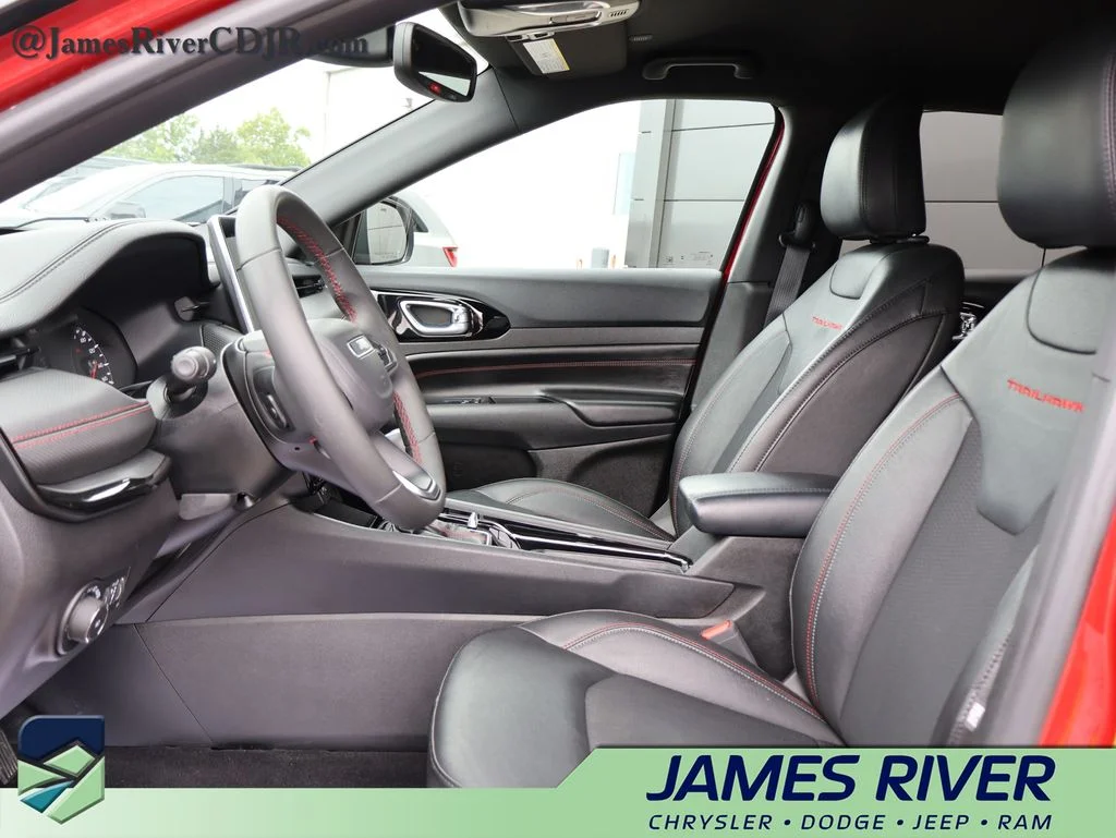 2025 Jeep Compass Trailhawk - Photo 23