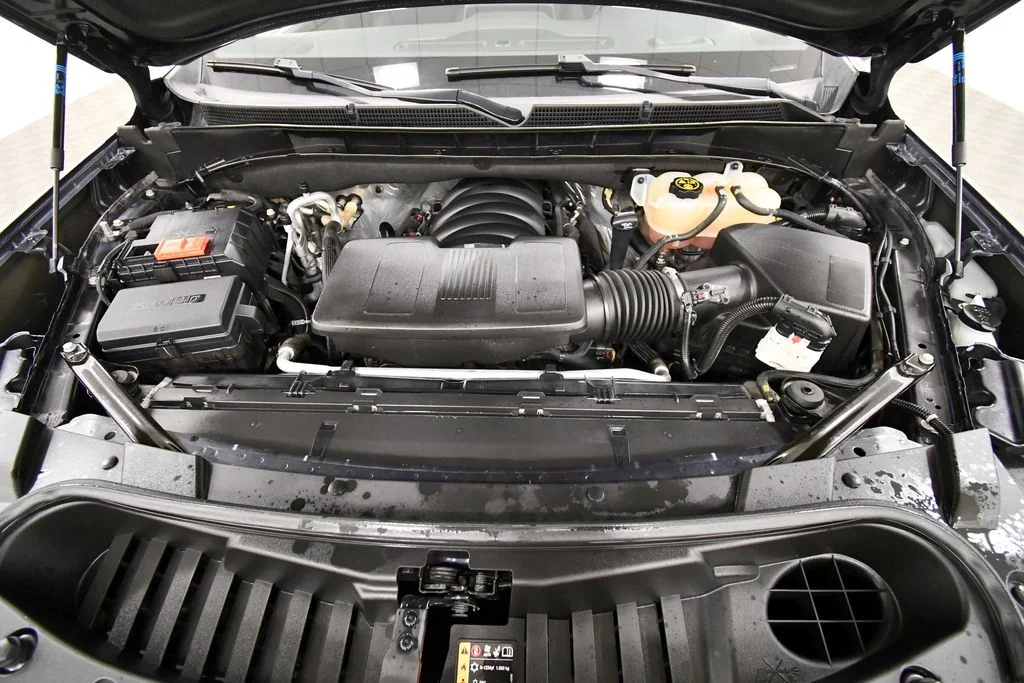 Used 2023  GMC SLE image 12