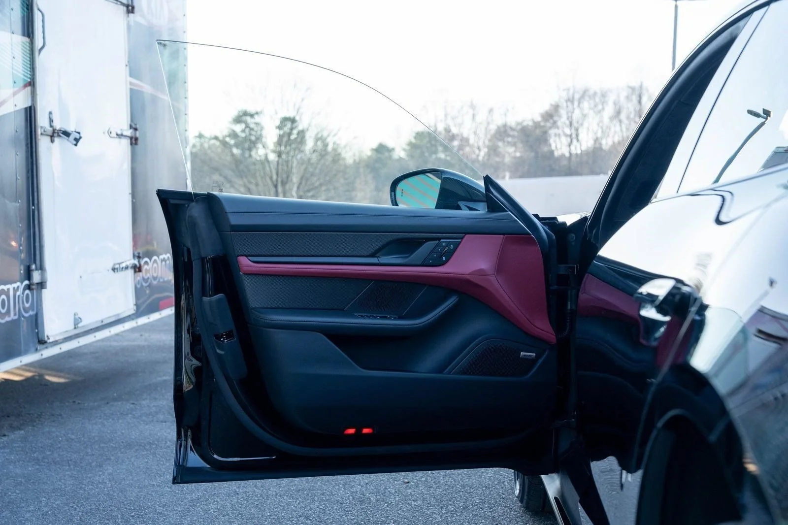 2026 Porsche Taycan GTS - Photo 21