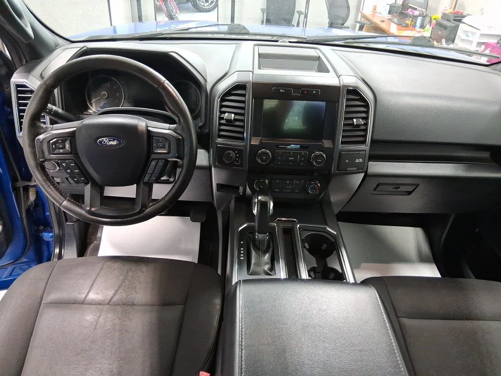 Used 2019 Blue Ford XLT image 2