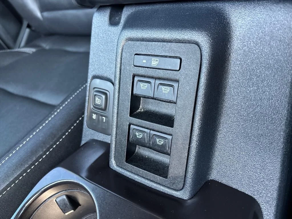 Used 2025 White Ford Badlands image 36