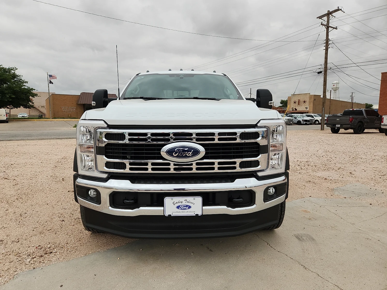 New 2026 Oxford White Ford XL image 2