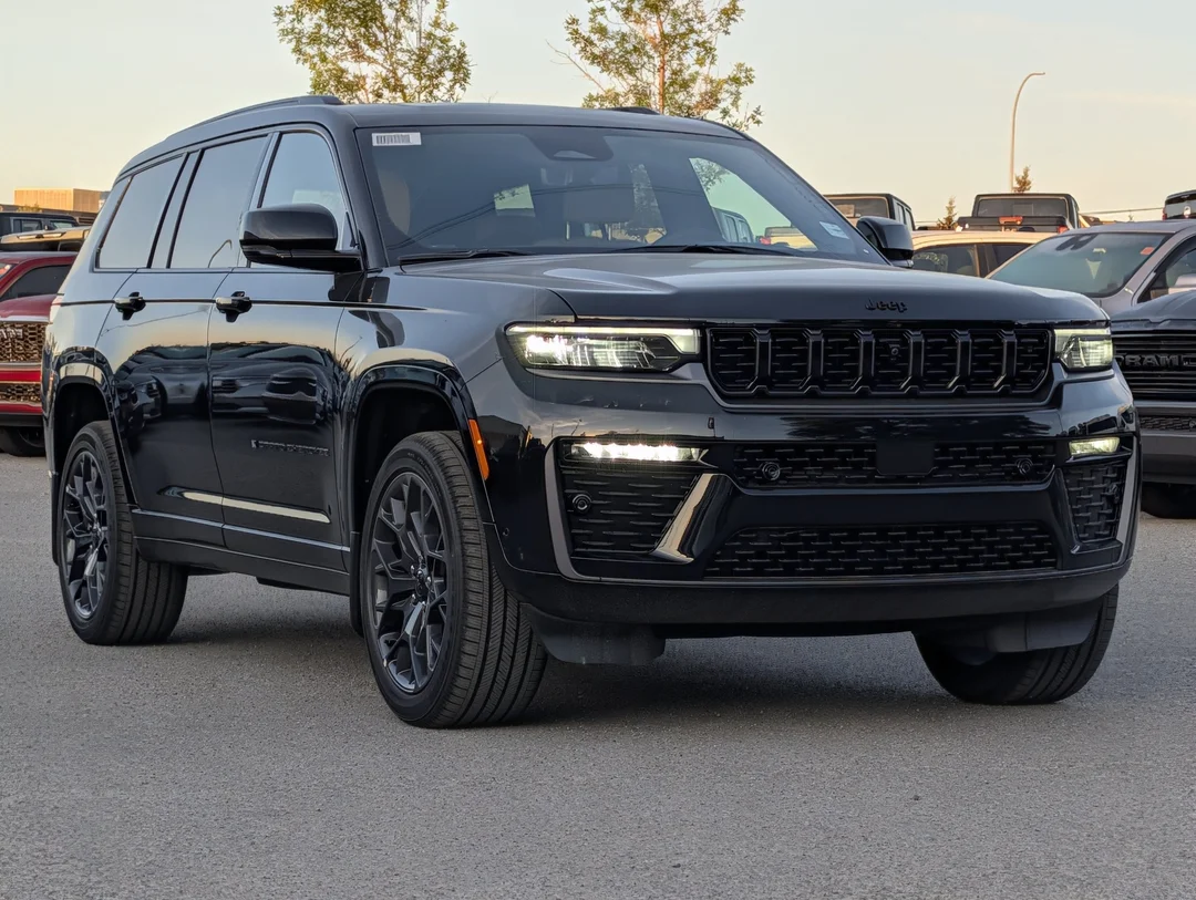 New 2026 Black Jeep Summit - - 4x4 - 324HP Turbo I4 - Adaptive Cruise Control - Blind Spot Monitor & More! image 2