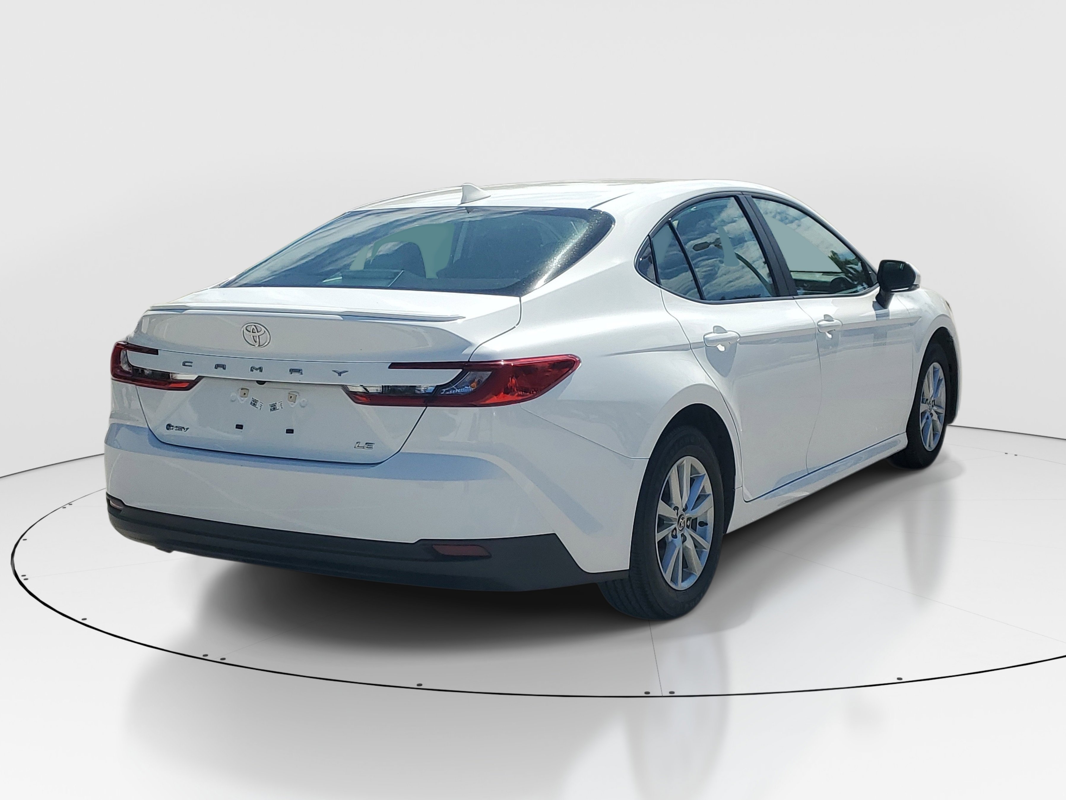 Used 2025 Ice Toyota LE image 3