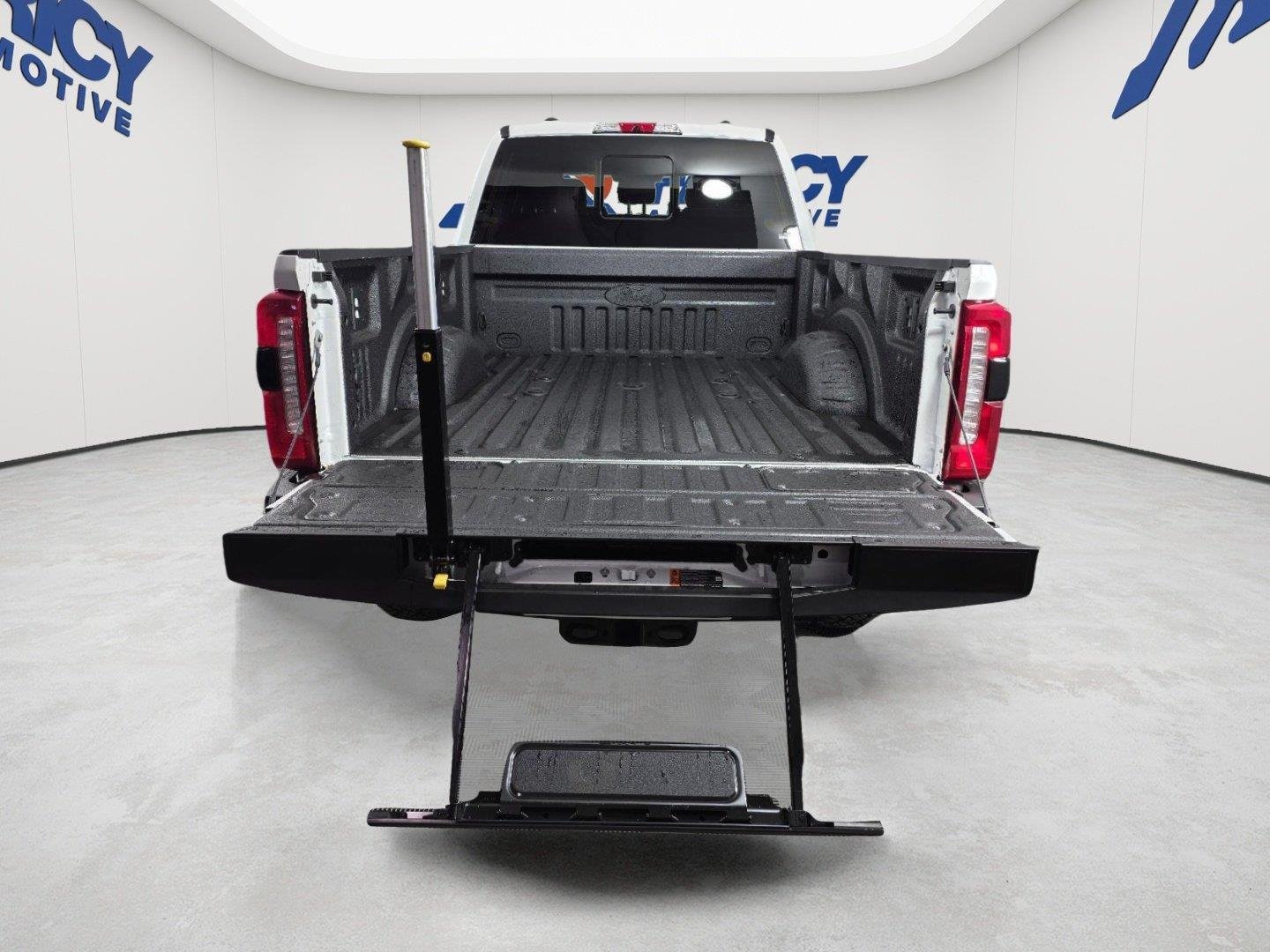New 2026 Star White Metallic Tri-Coat Ford F-250® King Ranch® image 10