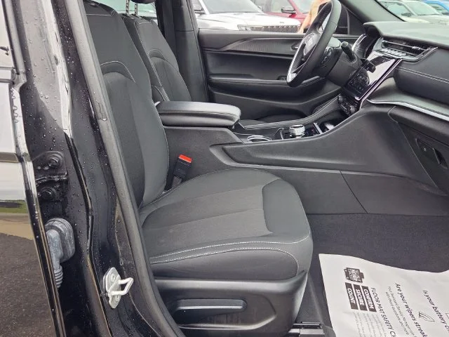 Used 2025 Black Jeep Laredo image 16